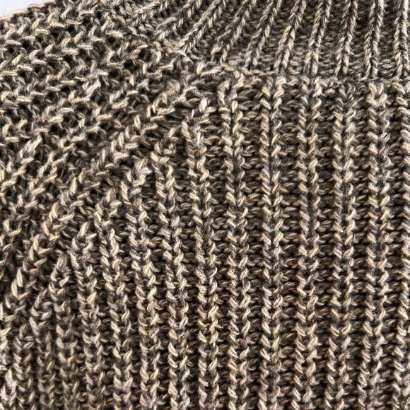 UNIQLO Wool-Blend Knit Turtleneck in taupe - Picture 5 of 8